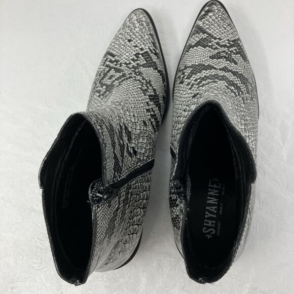 Women's Black and Gray Ankle Boots - Picture 10 of 12